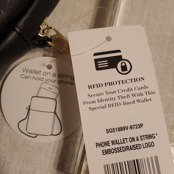 New Adrienne Vittadini phone wallet on a string, Crossbody - Picture 4 of 8